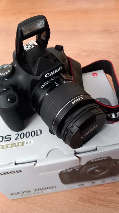Canon EOS 2000D DSLR фотоапарат перфектен