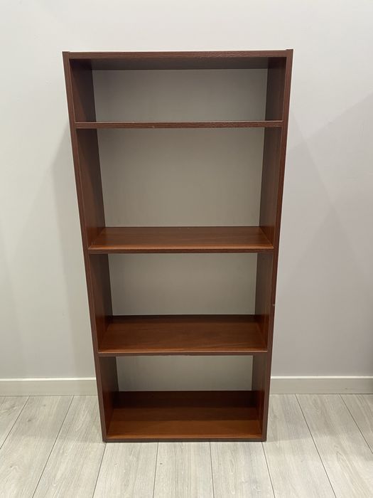 Книжный шкаф 4 полки. Сборки не требует в отличном состоянии.