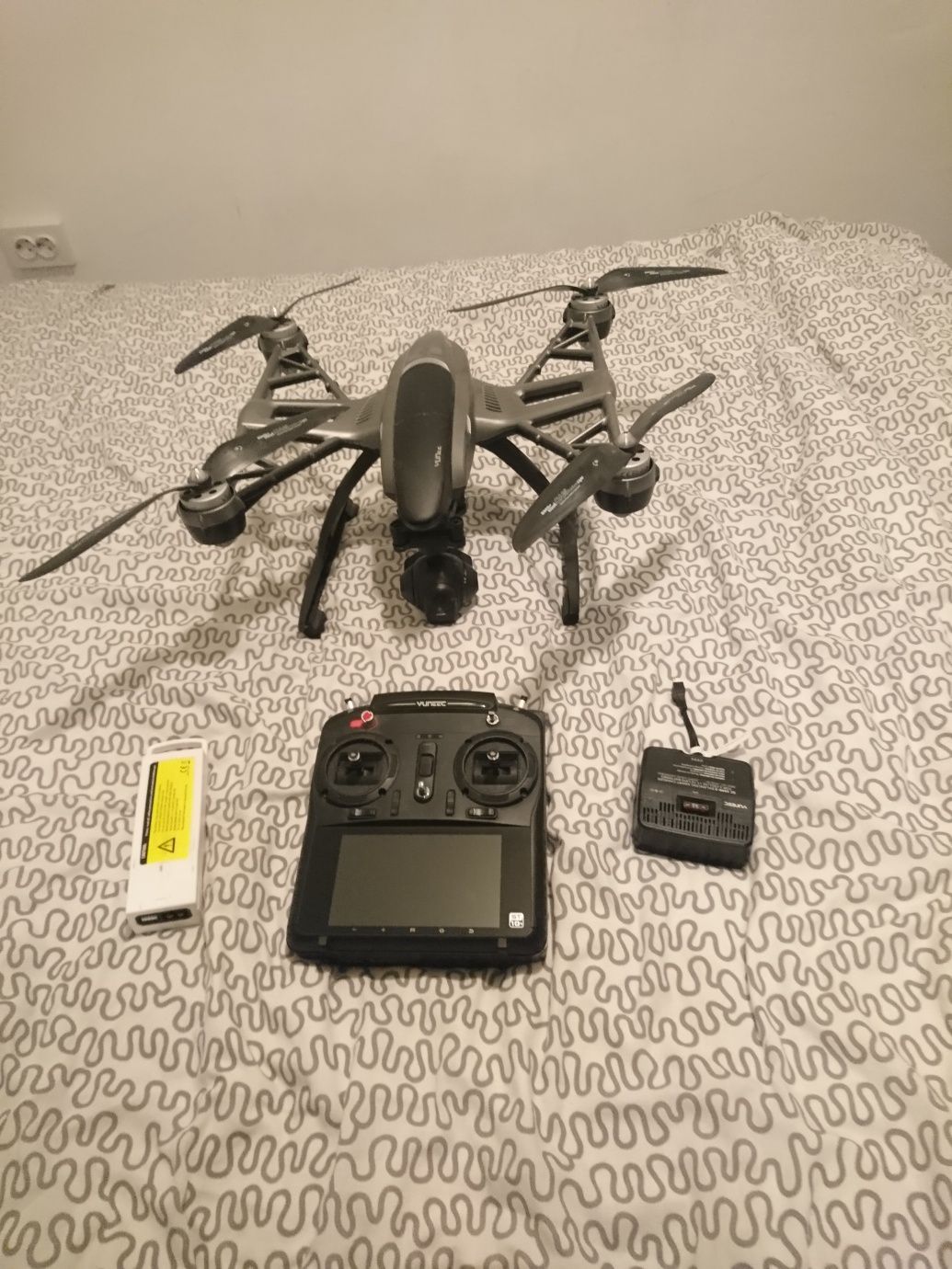 Продавам снимачен дрон