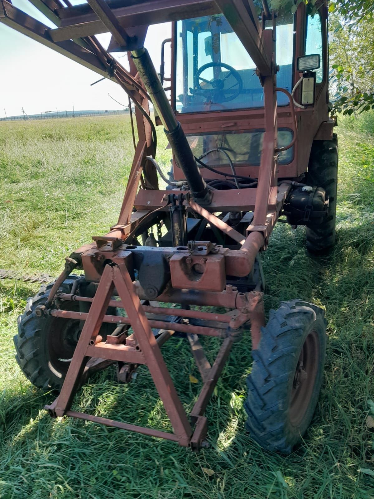 Продам трактор Т16