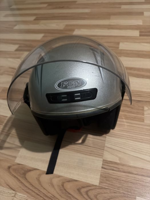 Casca moto FGN Demi Jet – vizieră mare, confortabilă și ușoară