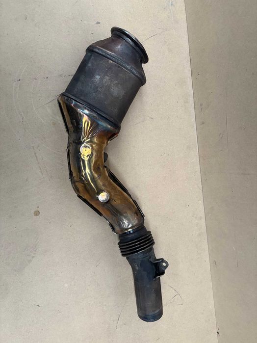 Оригинален катализатор БМВ М2 Ф87 М3 Ф80 М4 Ф82 1-3 Цилиндър