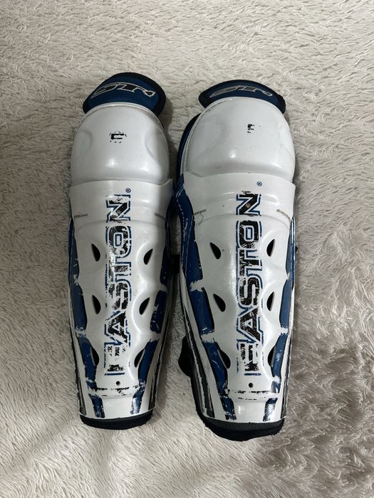 Продам хоккейные наколенники Easton