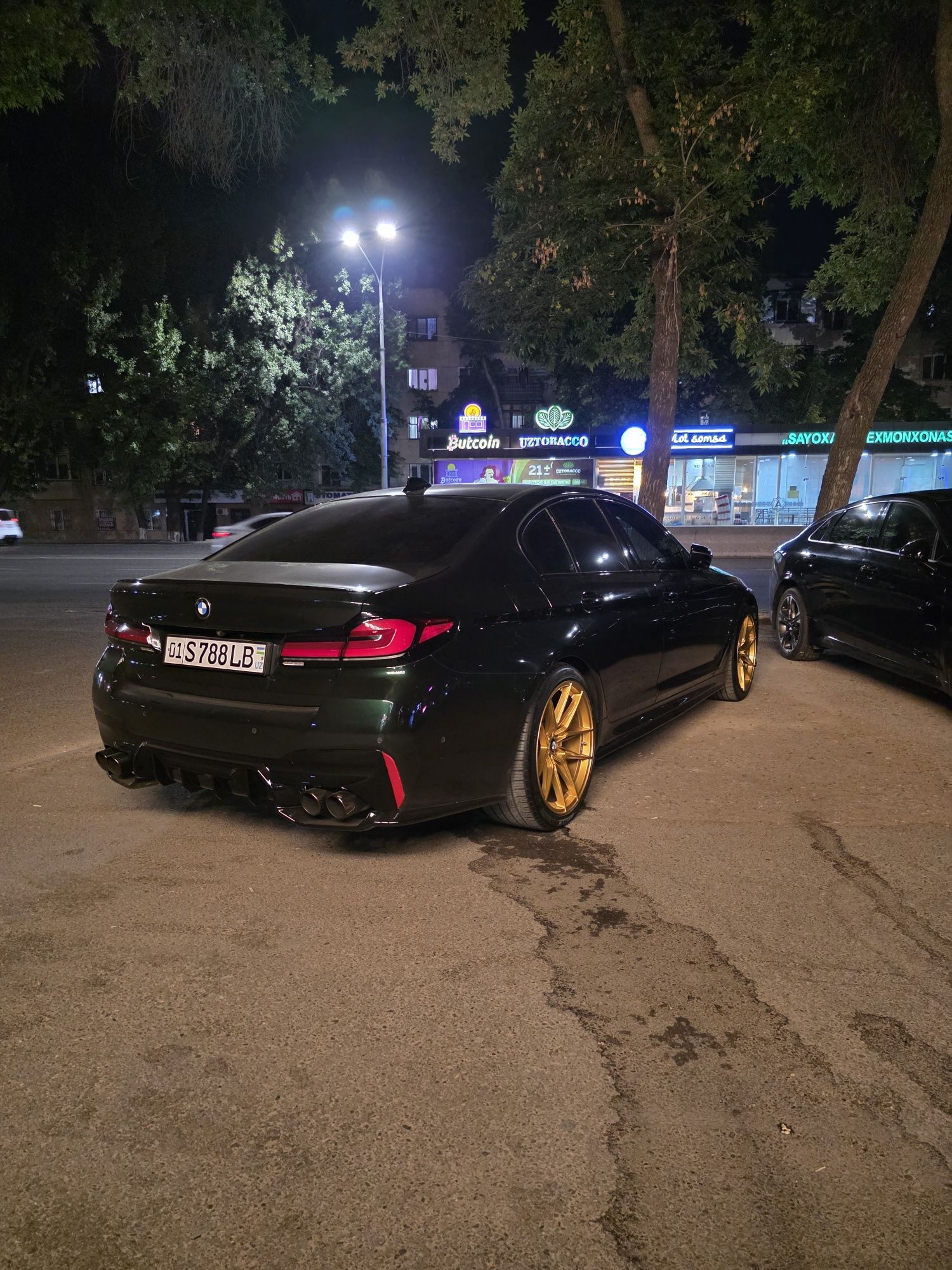 Продаю своя машину бмв г30 530i