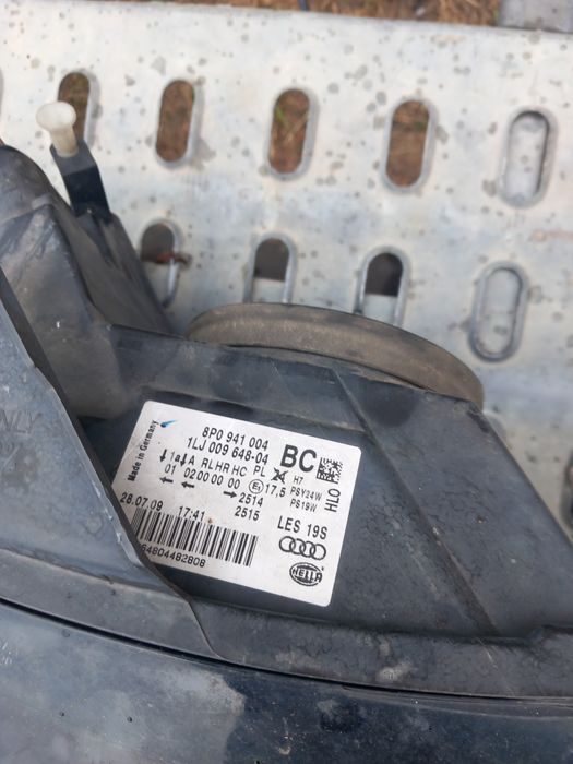 Десен фар ауди а3 2009 до  2012