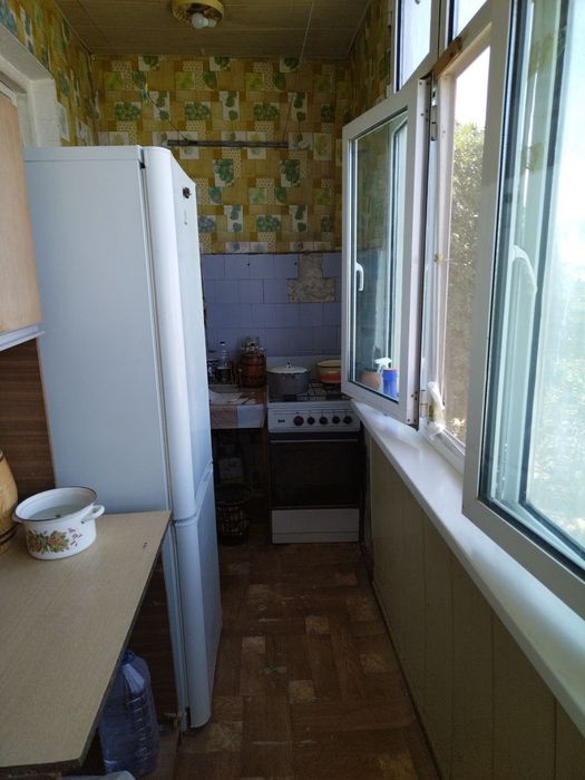 Kvartira sotiladi 2 Xona 3-qavat