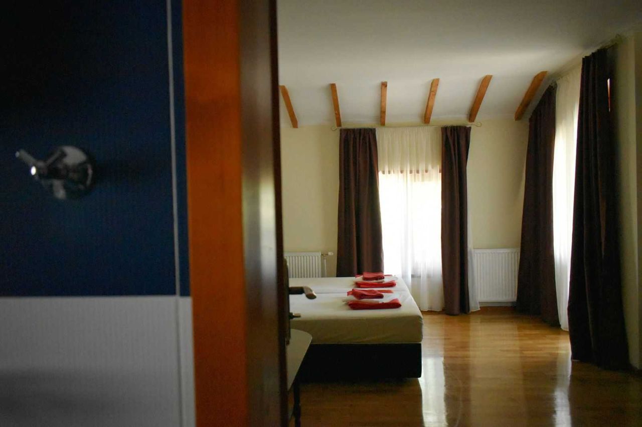 Продава се Къща в с. Бръчковци, Област Велико Търново - 520 кв.м за 1443 €/кв.м - Снимка #11