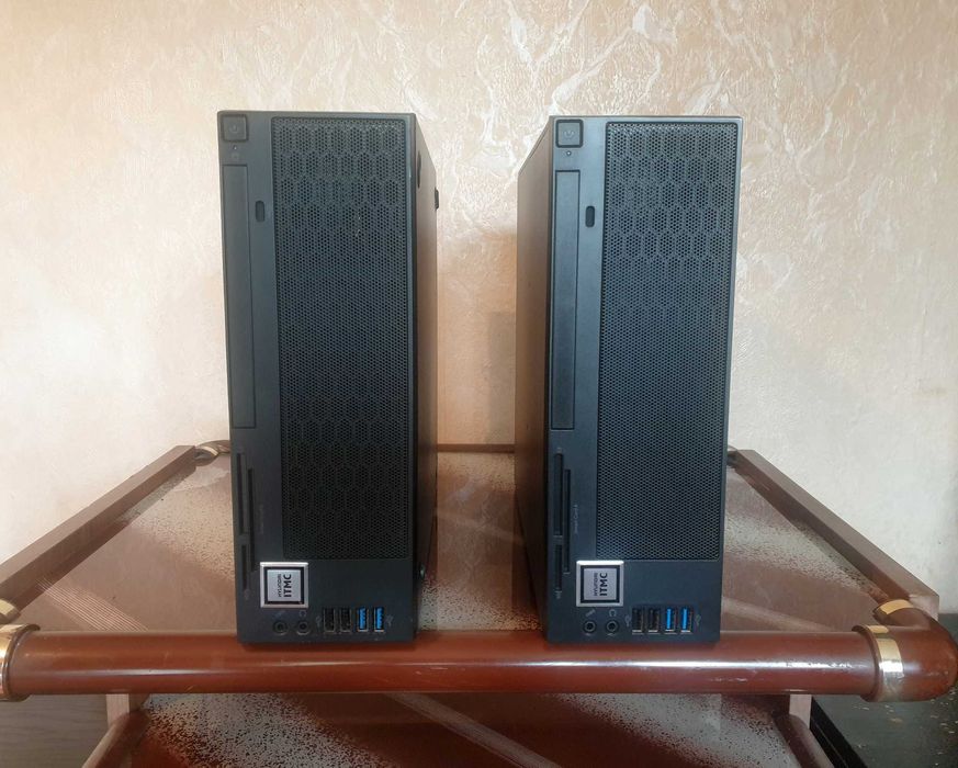 2 броя компютри 10th Generation