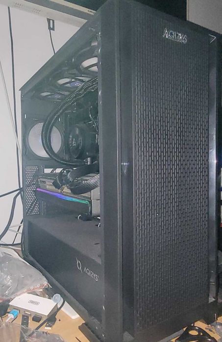 pc gaming procesor ryzen 7 9700x , plava video RX 7900 XT nitro+