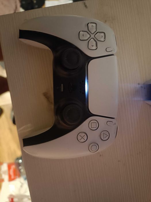 Vând PlayStation 5 1t digital edition (Garan 2 ani)