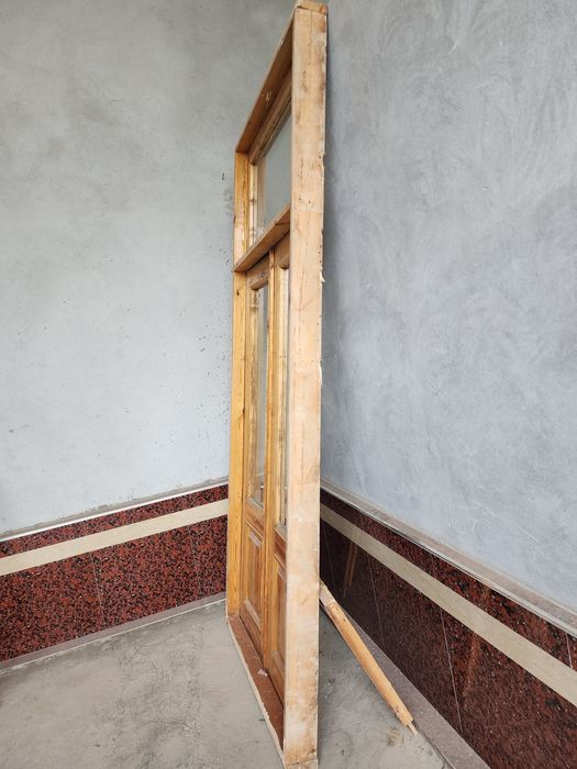 Taxtali eshiklar sotiladi