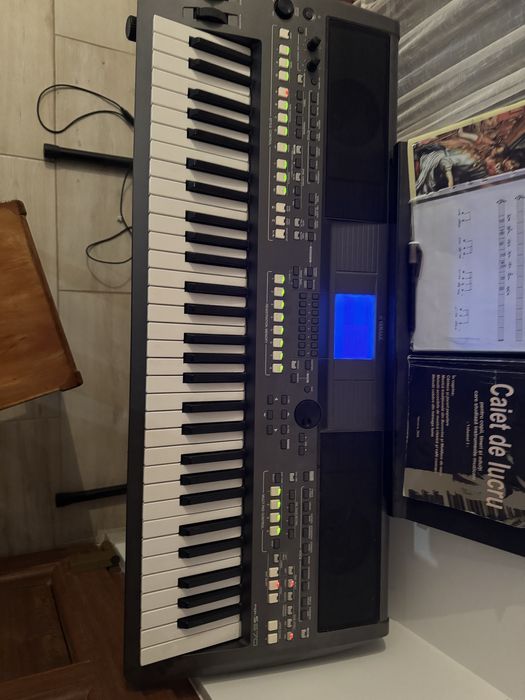 Orga Yamaha psr-S670