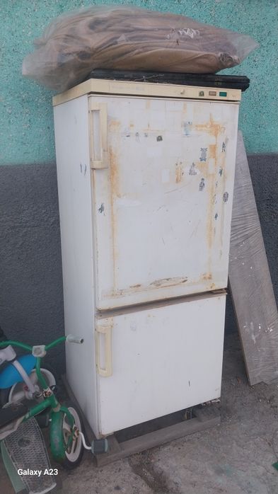 Продам холодильник