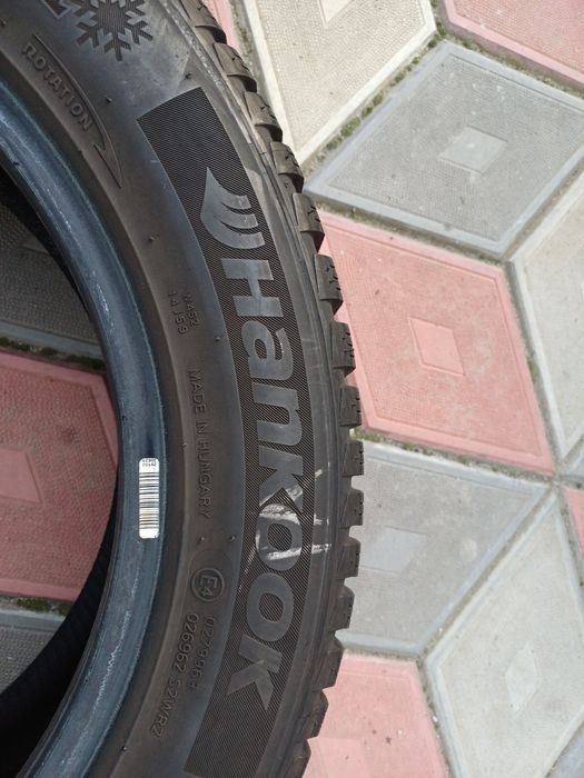 Vând 4 anvelope de iarna 205 55 r16 HANKOOK foarte bune