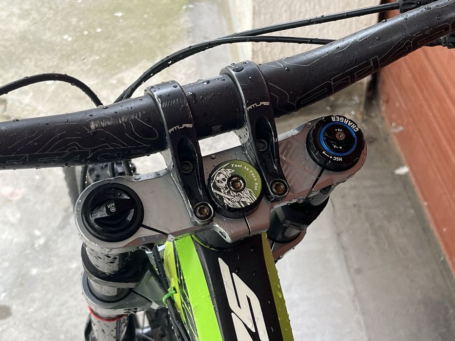 Колело за DH YT Tues CF Carbon 2017 27.5 L размер