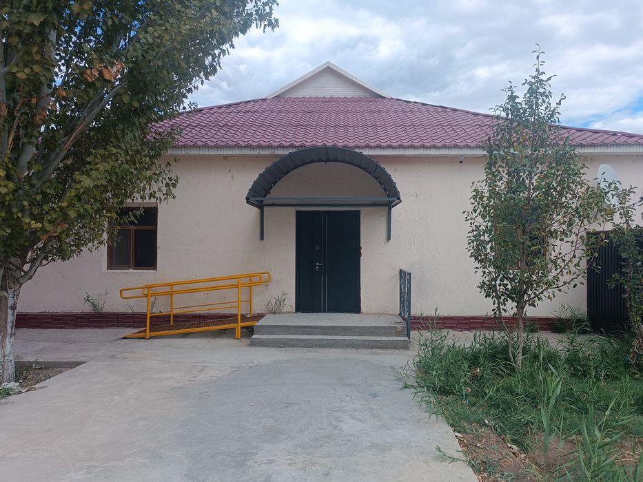 Здание, в аренду