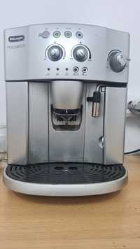 Aparat cafea automata Delonghi Magnifica second hand