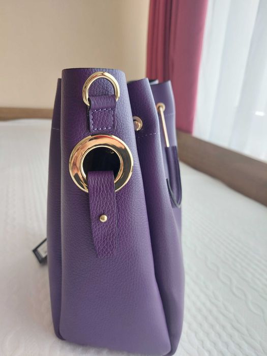Chiara Canotti - Кожена чанта с декоративни пискюли, Тъмно лилаво