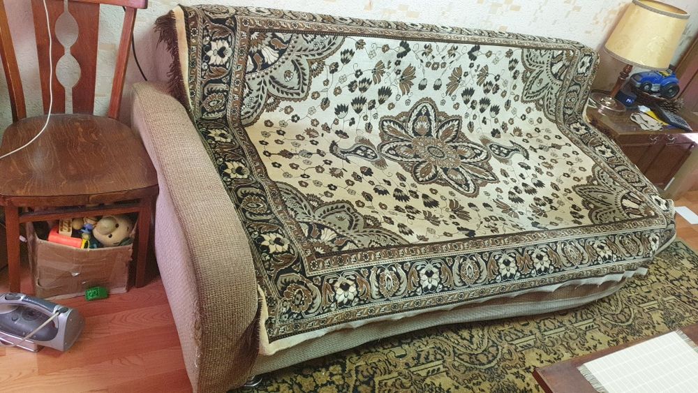 Стеклянная подставка,кресло и диван! Недорого