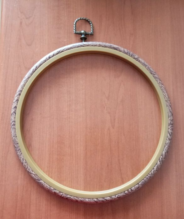 Продам пяльцы для вышивания новый