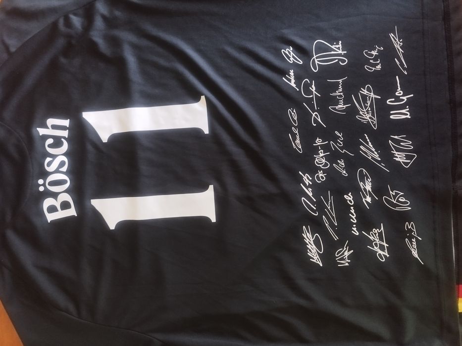 Футболна тениска