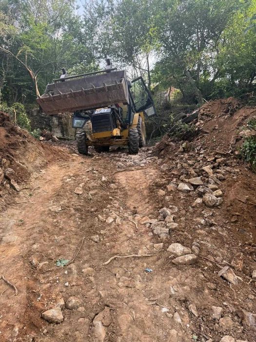 Вишка под наем с оператор, самосвал, багер, бус, валяк