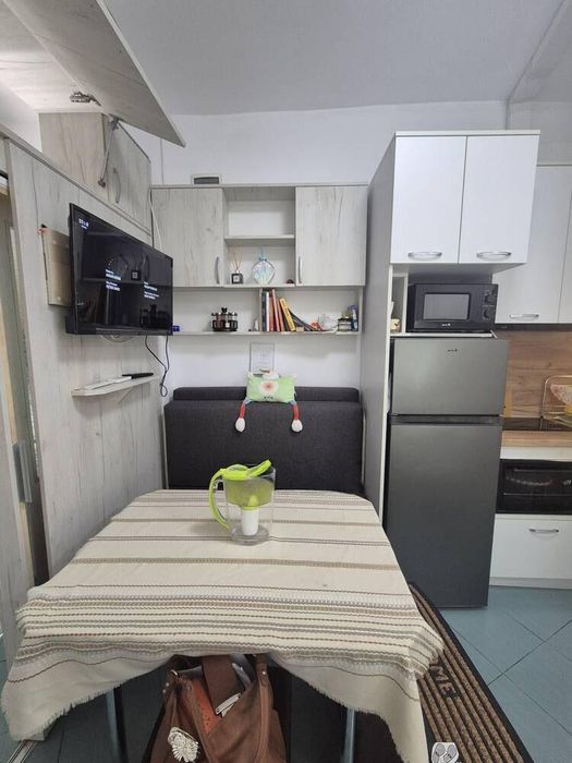 Дава се под наем Едностаен апартамент в Бургас, Възраждане - 22 кв.м за 204 € - Снимка #1