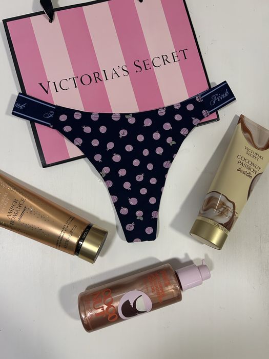 Victoria`s Secret нови оригинални дамски бикини тип прашки M размер