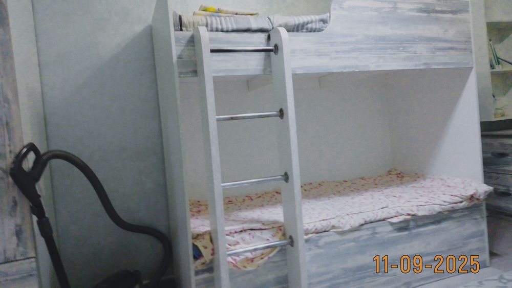 Кровать 2 этажный, в хорошем состоянии