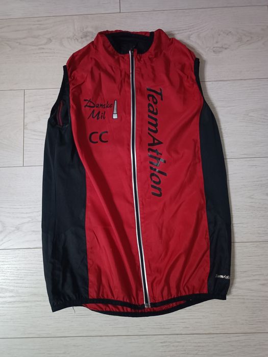 Vând costum ciclism