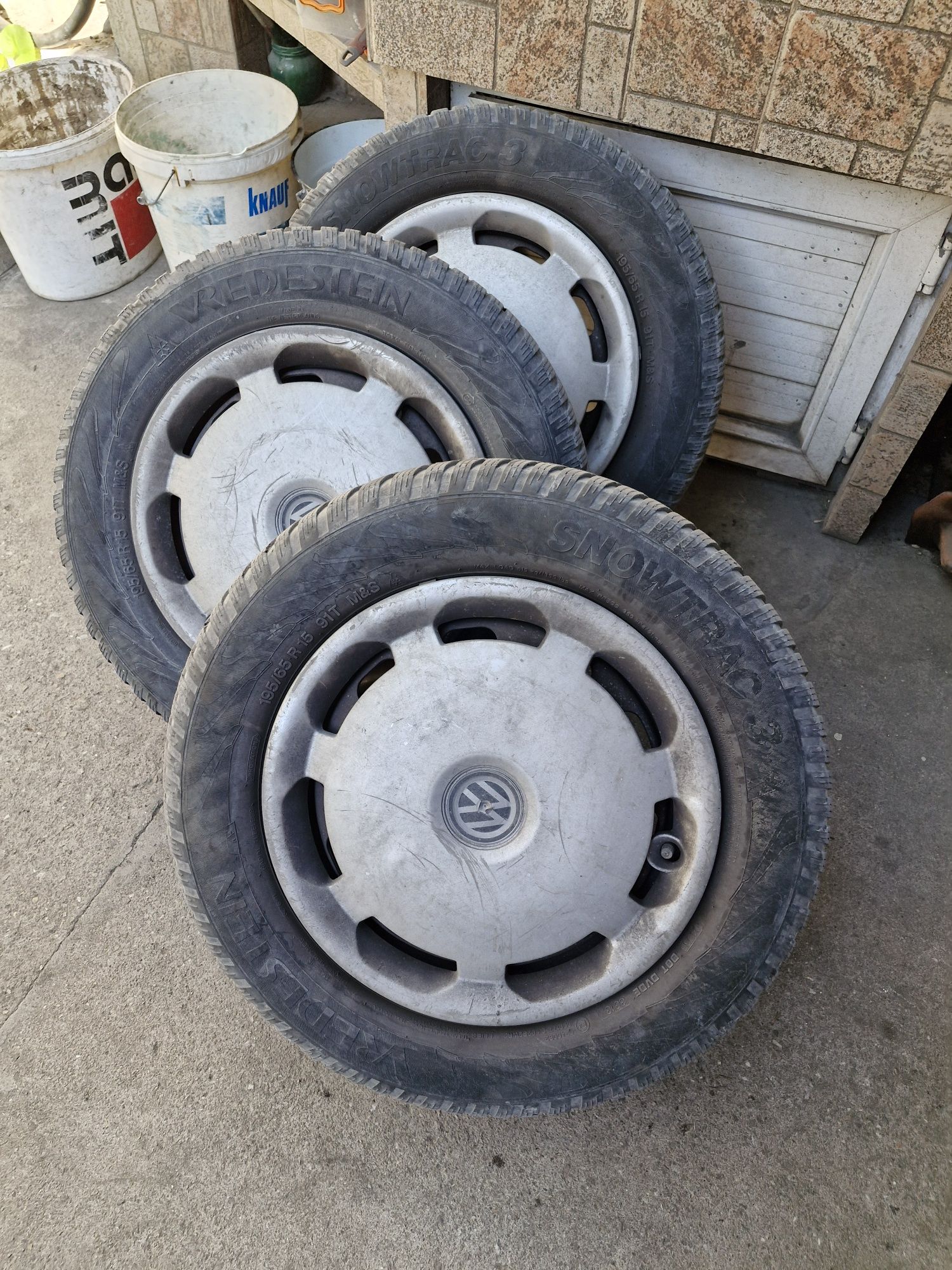 Зимни гуми с джанти 195/65 R 15