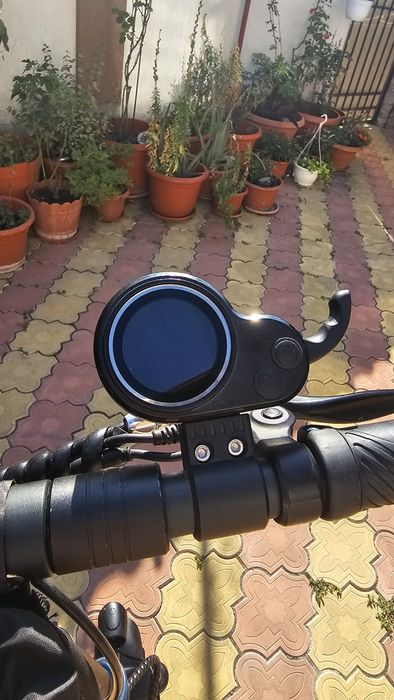 Vând sau schimb trotineta joyor y6-s este Black Friday!!!