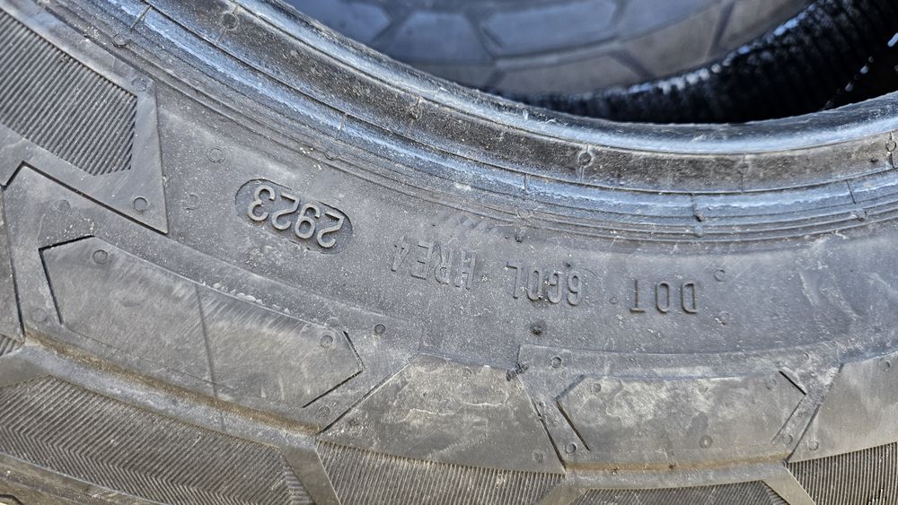 Гуми 215 65 16С дот 23 континентал