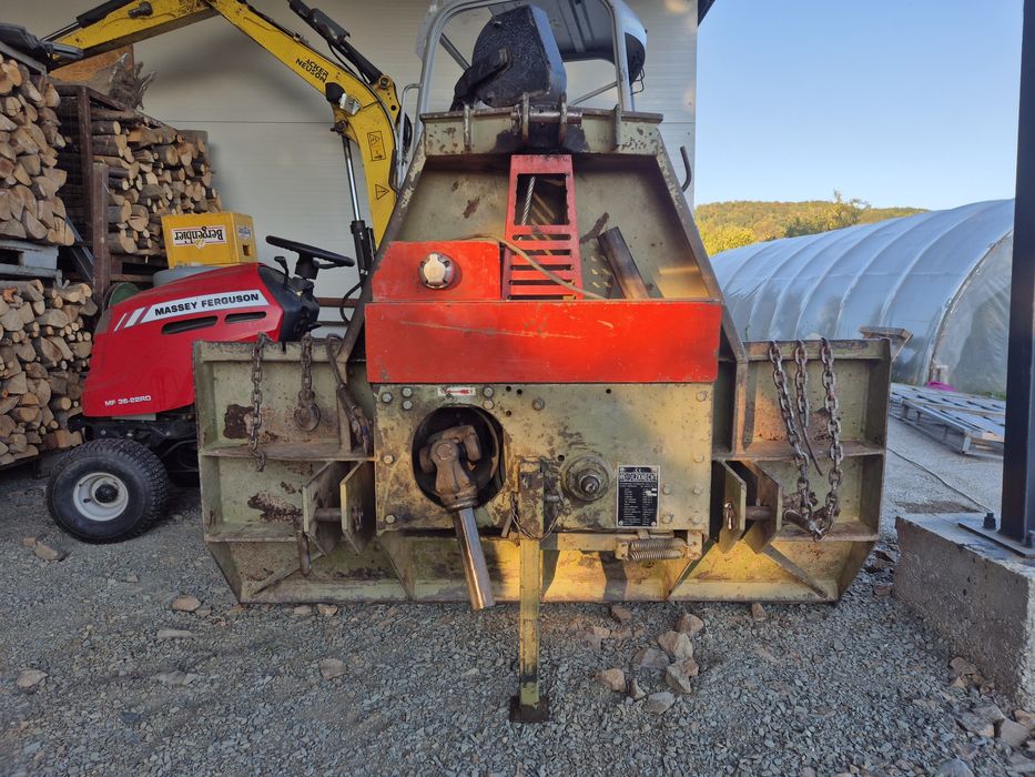Troliu hidraulic forestier in tiranti la tractor