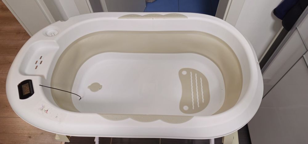 Cada cu termometru pentru bebelusi