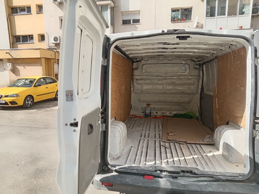 Închiriez Duba cu sofer/Duba de închiriat cu sofer/Transport bagaje