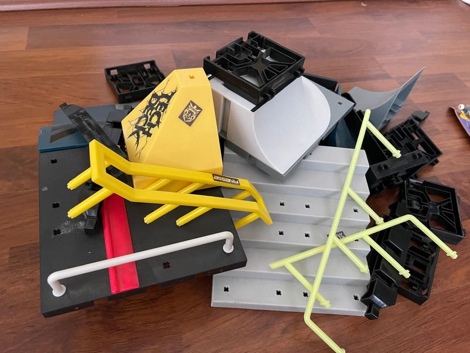 Piste teck deck , skateboars, set sah