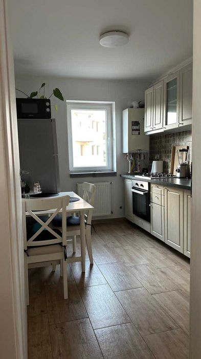 Inchiriez Apartament 2 camere cu parcare la Metrou Dimitrie Leonida