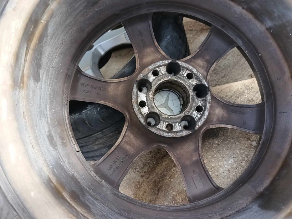 Продавам оригинални джанти с гуми за Мерцедес w203 / Ц класа