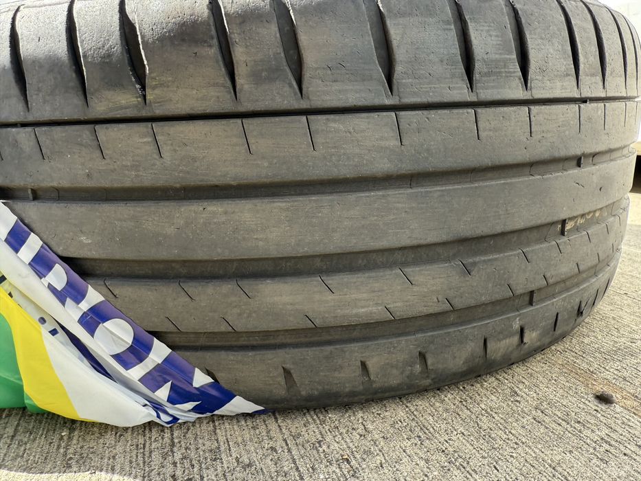 Michelin pilot sport 4S 225/40/19