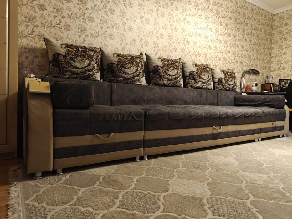 Продаю диван,в отличном состояний.