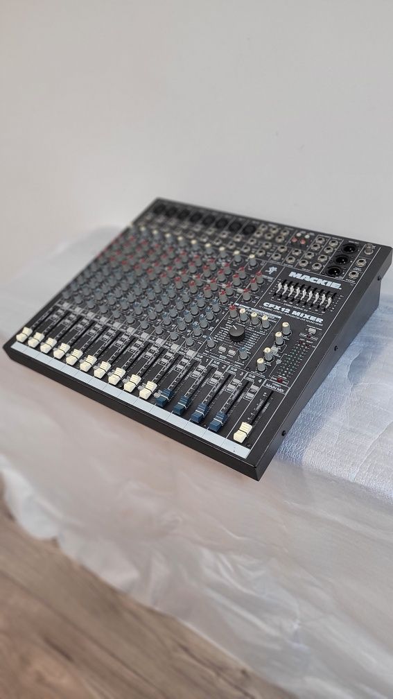 Аудио миксер- пулт Mackie CFX16 MK2