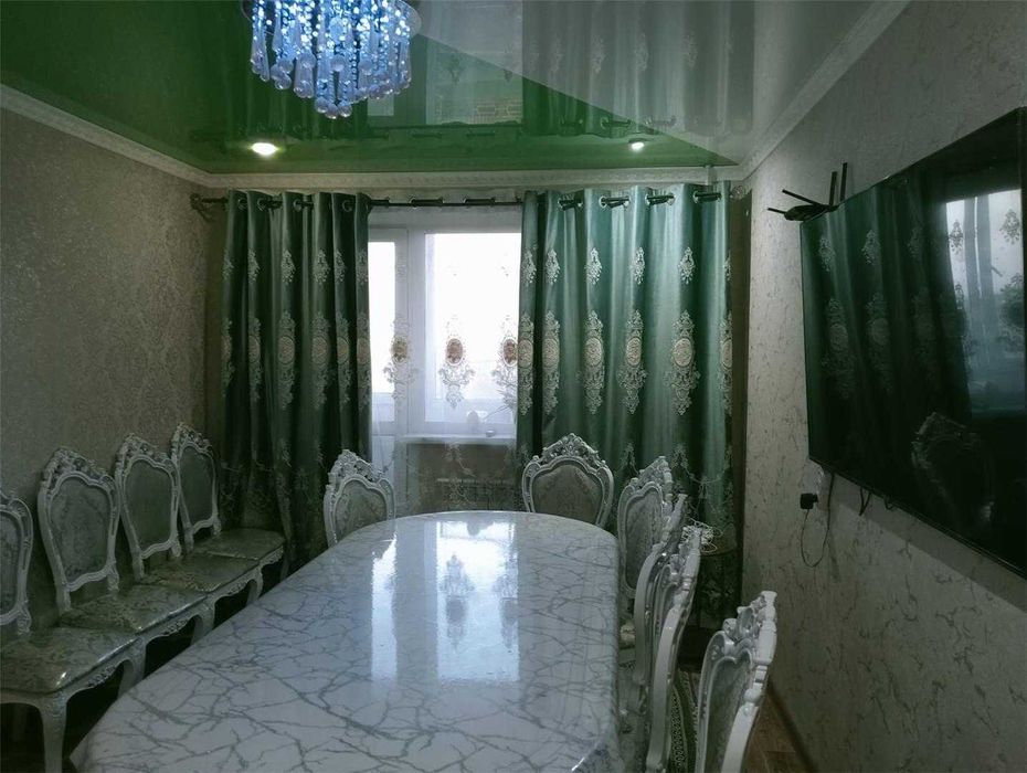 Продам 2х ком.кв 4/5эт, год 1972. Балкон пластик