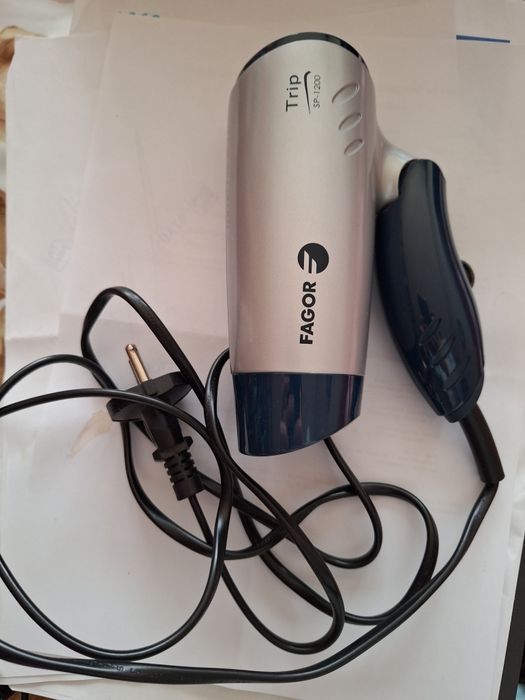 Сешоар сгъваем за пътуване.