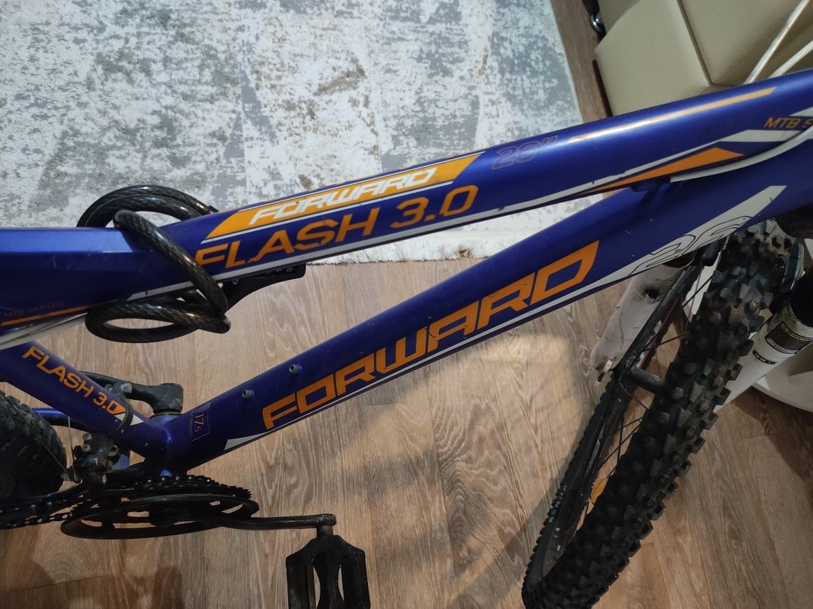FORWARD Flash 3.0 Велосипед для взрослых
Цвет	черный, синий
Рама	сталь