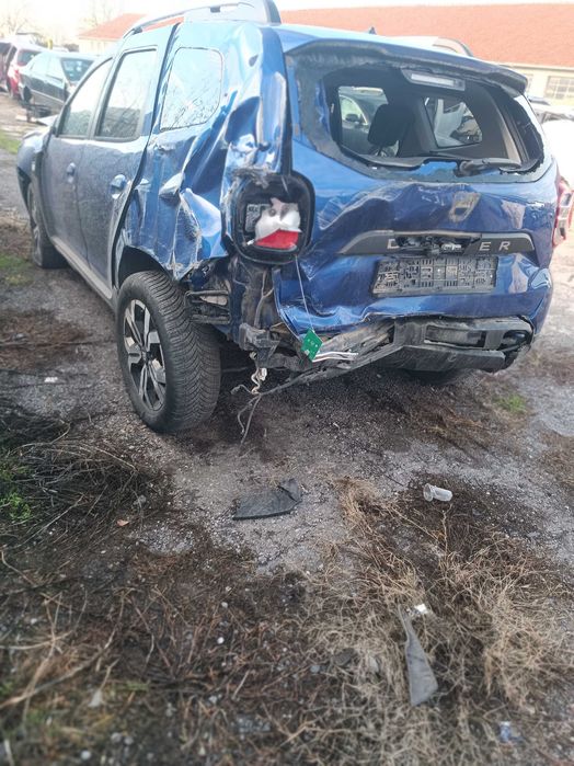 Dacia duster 1.3 tce 4x4 за части може и цяла