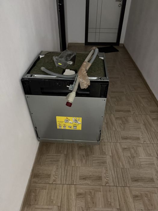 Masina de spalat vase AEG incorporabila