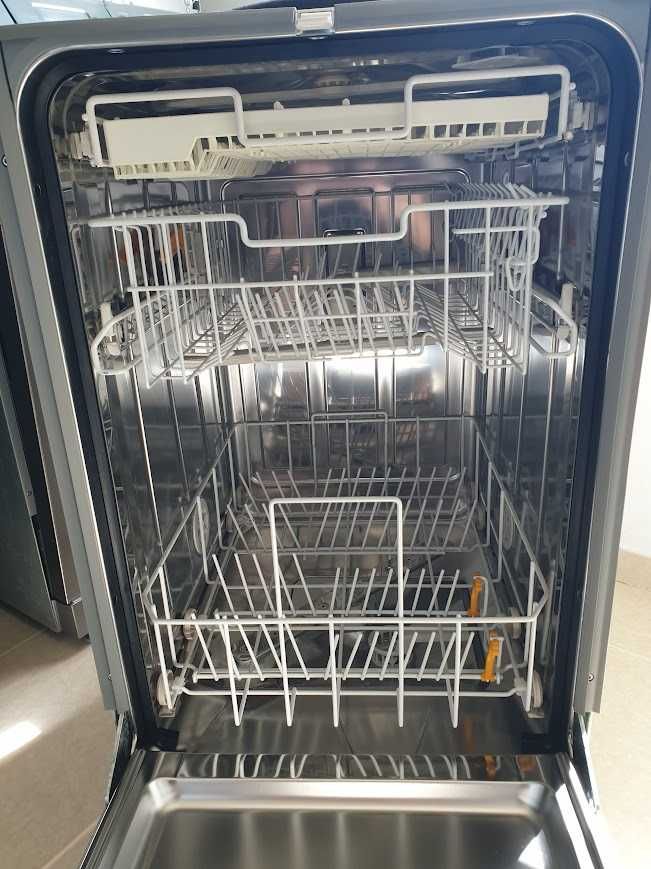 45см - Inox Miele Auto Open Съдомиялна - Частично Вграждане - Тясна