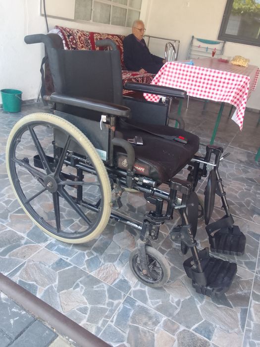 Cărucior pentru dezabili pliabil