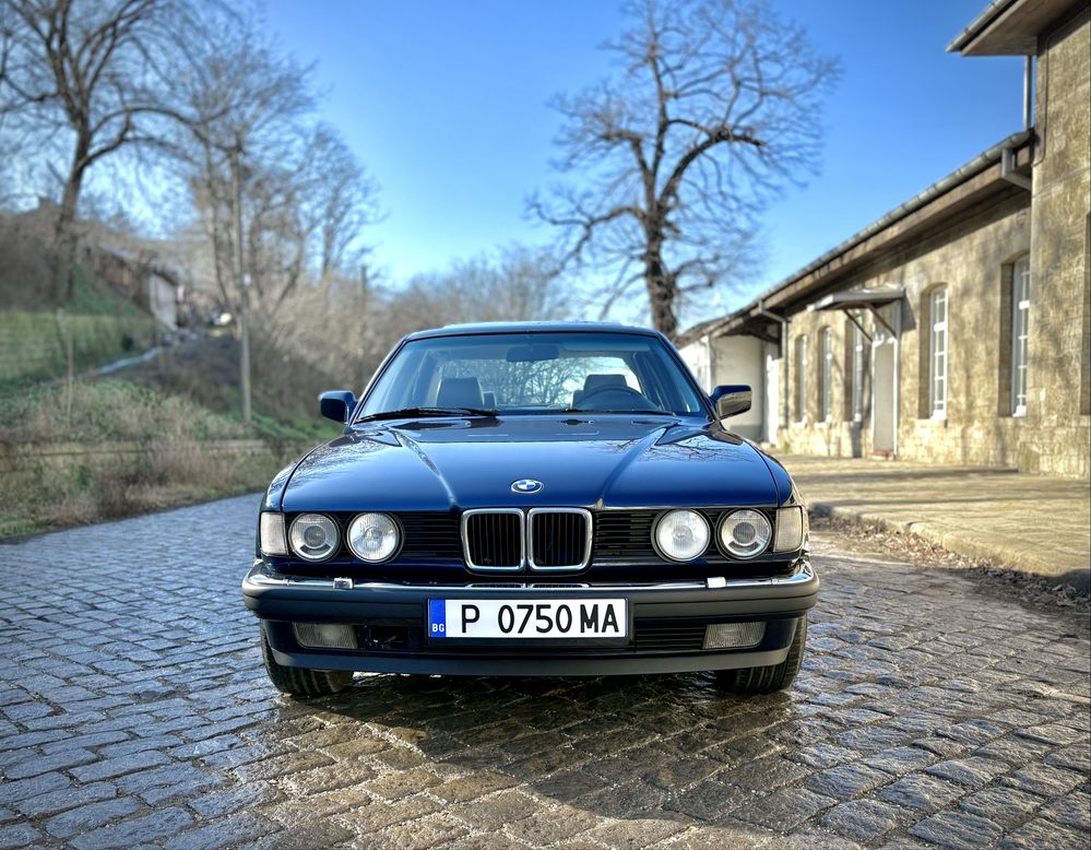 BMW 750i V12 (E32)